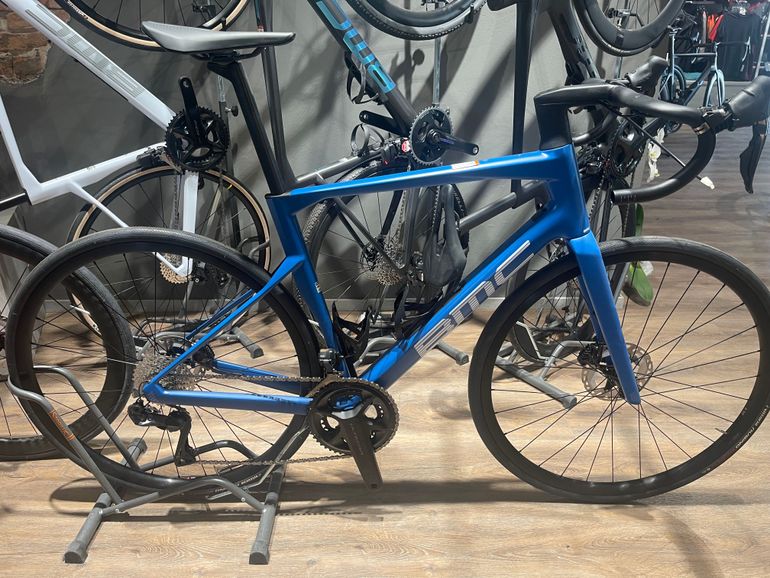 BMC Roadmachine Two 2024 usata — vista laterale