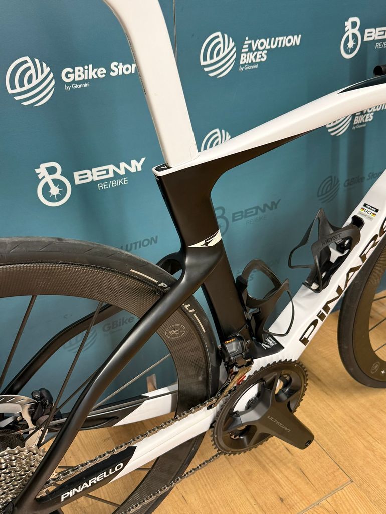 Pinarello Dogma F / Lightweight 2023 usata — dettaglio