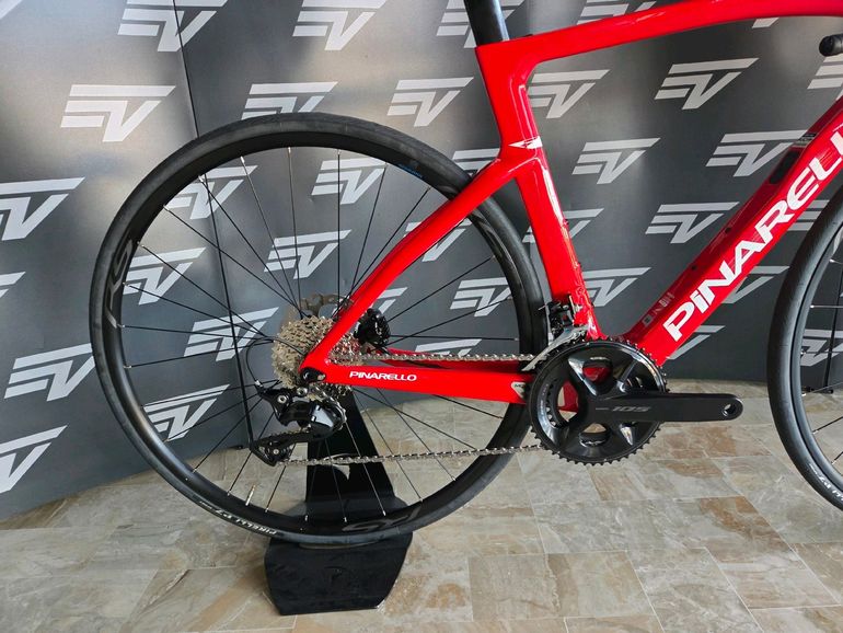 Pinarello F1 — gruppo Shimano 105, taglia 53 cm
