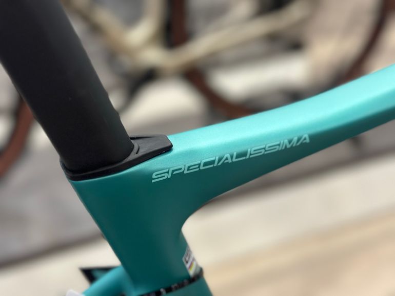 Bianchi Specialissima Pro — gruppo Shimano Ultegra Di2, taglia 53
