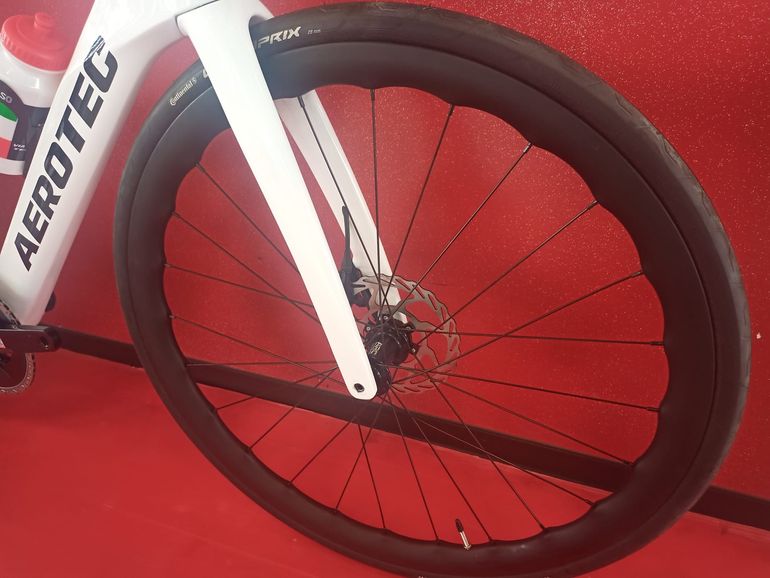 Aerotec D-One Carbon Road 12s 2024 usata — dettaglio