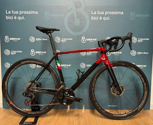 Colnago C68 Road 2024 usata — vista laterale