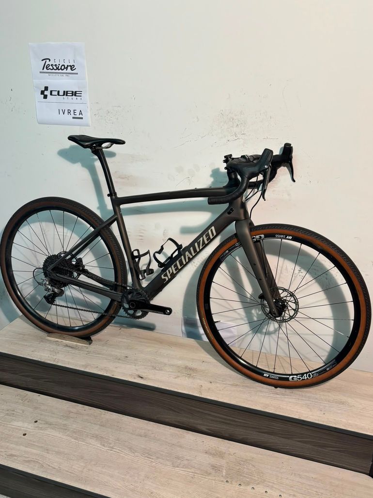 Specialized Diverge Comp Carbon 2022 — Bici usata