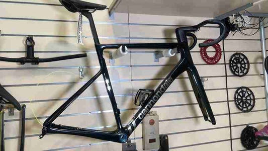 Cannondale Supersix Evo 2023 usata — vista laterale