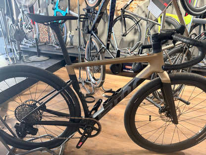 BMC Kaius 01 Three 2027 usata — vista laterale