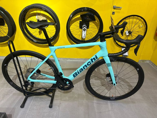Bianchi Infinito 2024 usata — vista laterale