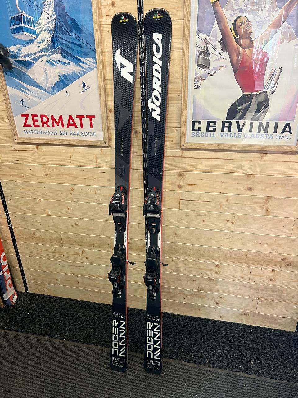 Nordica Dobermann Multigara DC Black — raggio 16m, waist 70mm
