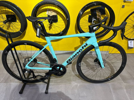 Bianchi Specialissima Comp 2024 usata — vista laterale
