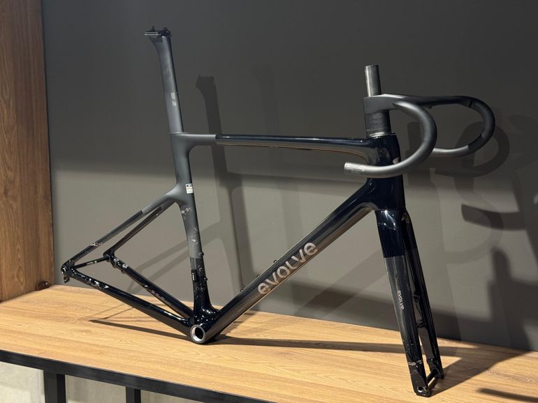 Evolve Cima M/L — telaio in Carbonio, Nuovo