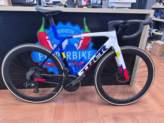 Trek Madone Slr 7 2026 usata — vista laterale