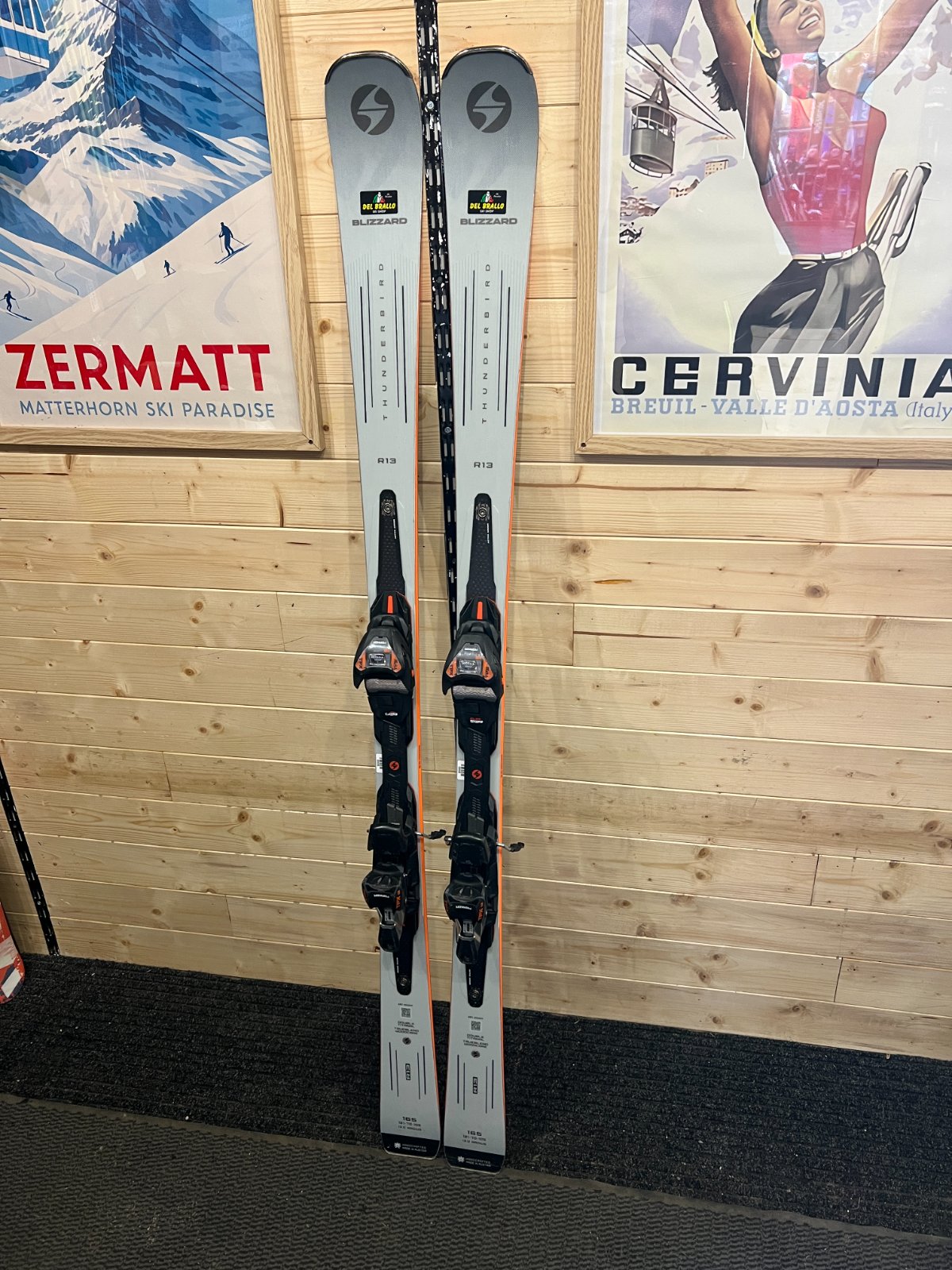 Blizzard Thunderbird R13 — raggio 13m, waist 70mm