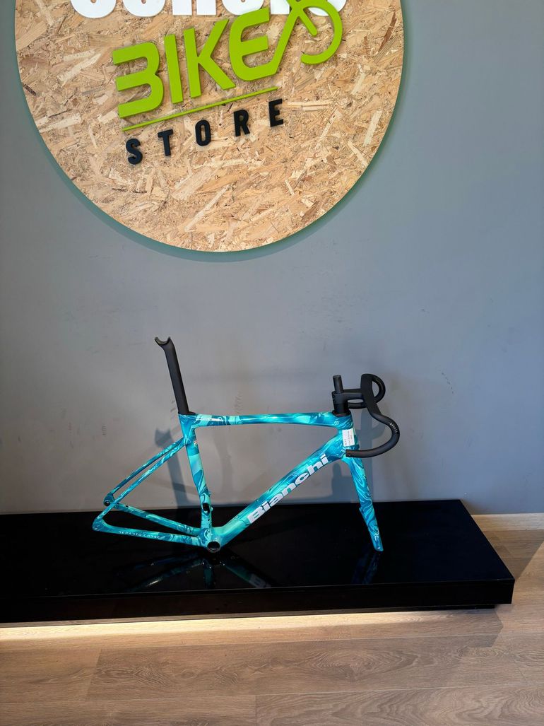 Bianchi Specialissima Rc Founder Edition 2026 usata — vista laterale
