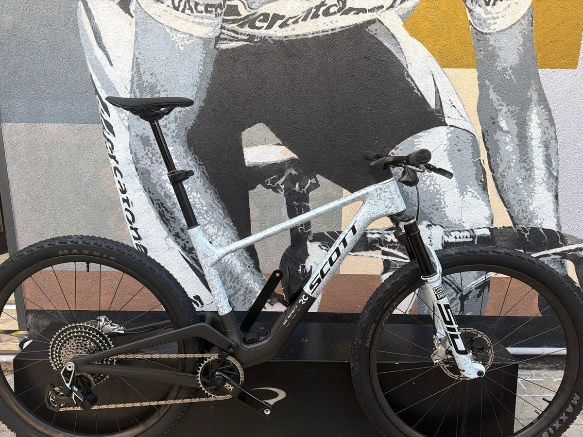 Scott Spark Rc World Cup Evo 2027 usata — vista laterale