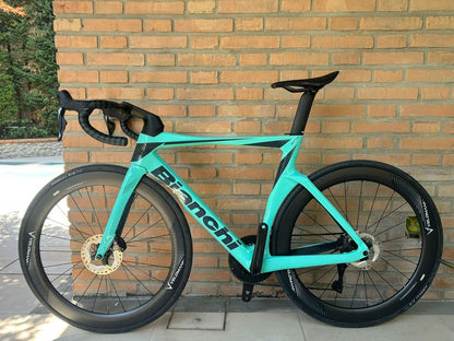 Bianchi Oltre Comp — gruppo Shimano Ultegra Di2, taglia 55