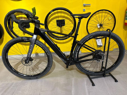 Wilier Triestina Adlar Hybrid 2025 usata — vista laterale