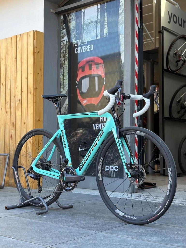 Bianchi Aria E-Road — gruppo Shimano Ultegra Di2, taglia 57