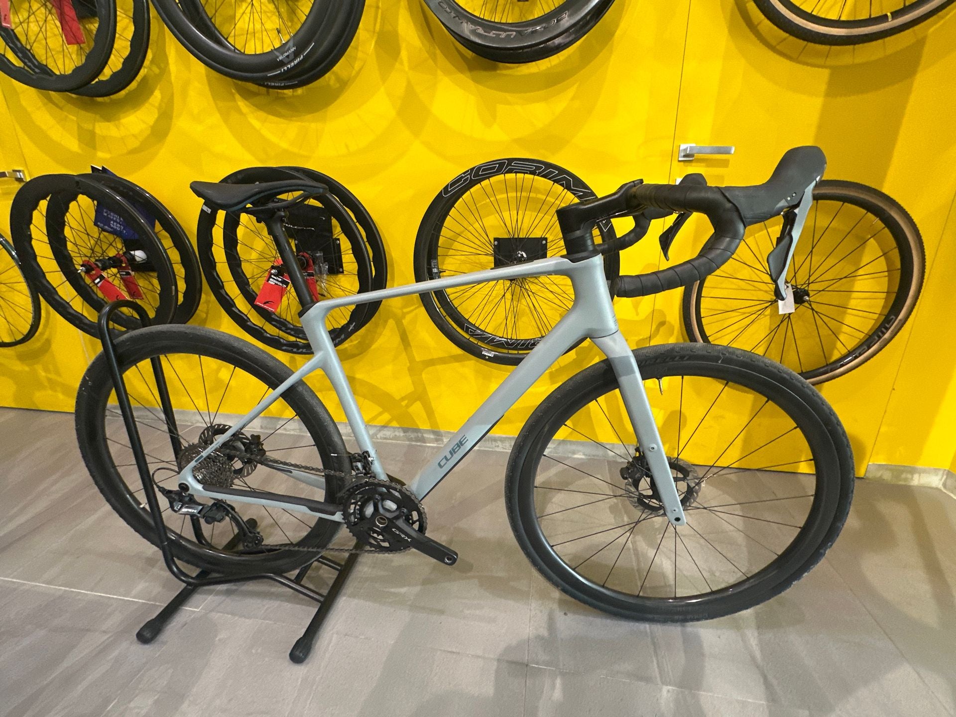 Cube Nuroad C:62 Pro — gruppo Shimano GRX, taglia M