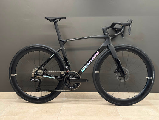 Bianchi Specialissima 2026 usata — vista laterale