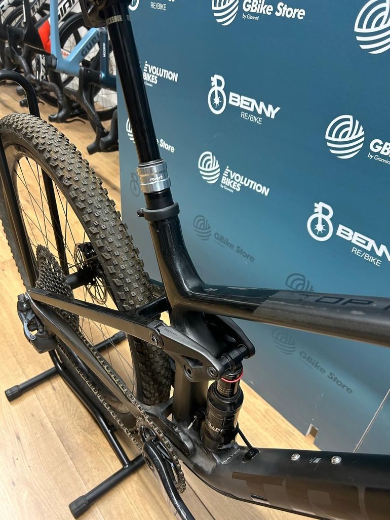 Trek Top Fuel 2023 usata — dettaglio