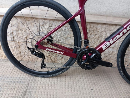 Bianchi Infinito — gruppo Shimano 105, taglia 55 cm