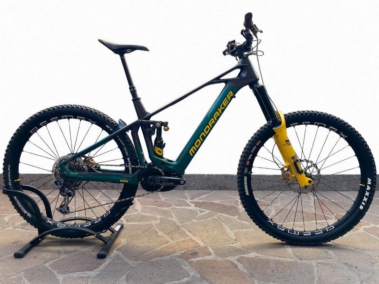 Mondraker Crafty Carbon Xr 2024 usata — vista laterale