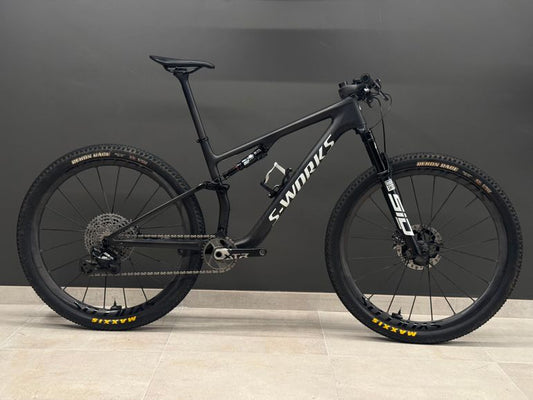 Specialized S-Works Epic 8 2026 usata — vista laterale