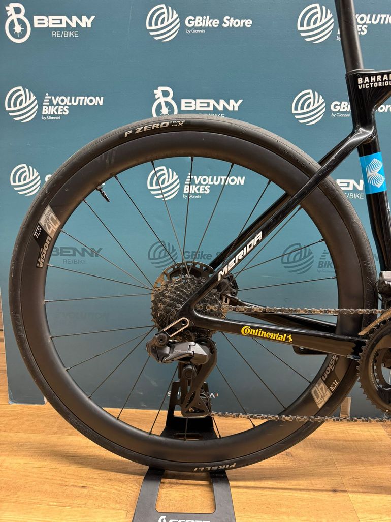 Merida Scultura Bahrain Victorious — gruppo Shimano Ultegra Di2, taglia M