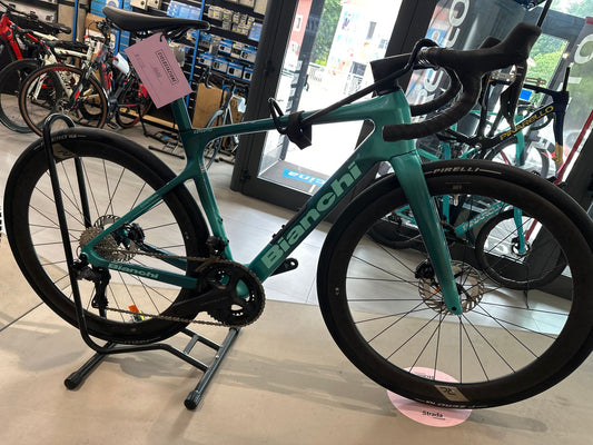 Bianchi Infinito Pro 2026 usata — vista laterale