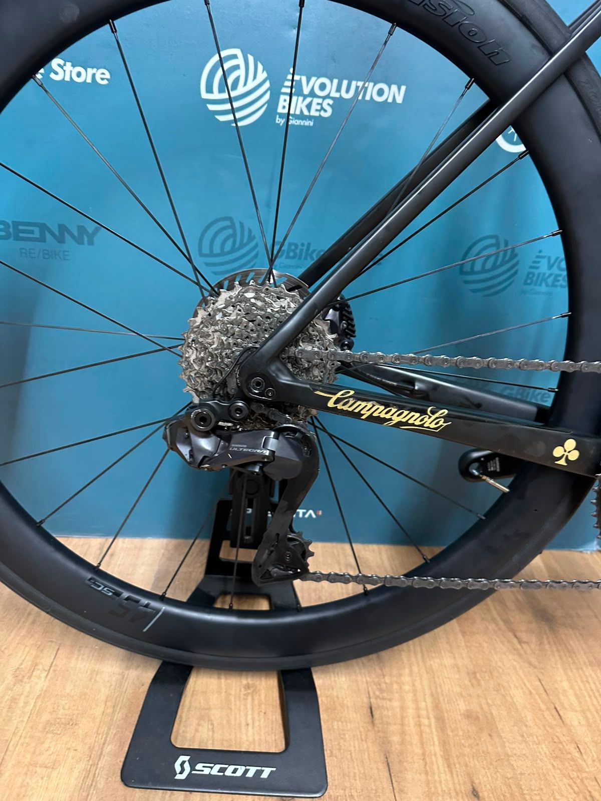 Colnago V3rs Team Uae Emirates — gruppo Shimano Ultegra Di2, taglia M
