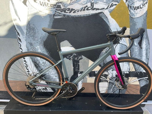 BMC Urs Al Three 2022 usata — vista laterale