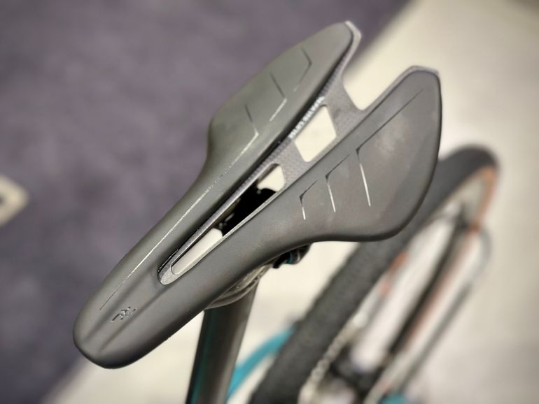 Bianchi Impulso Rc 825 — gruppo Shimano GRX Di2, taglia M