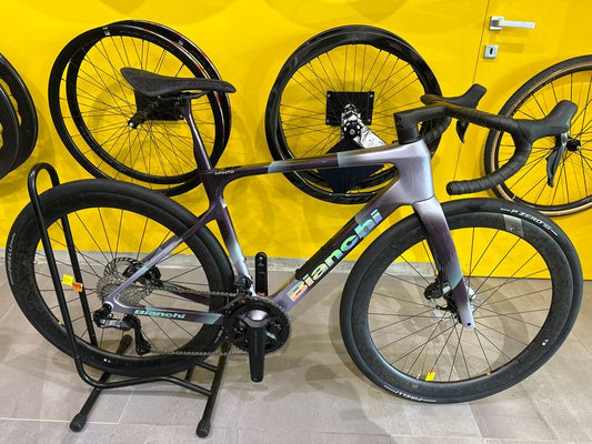 Bianchi Infinito 2027 usata — vista laterale