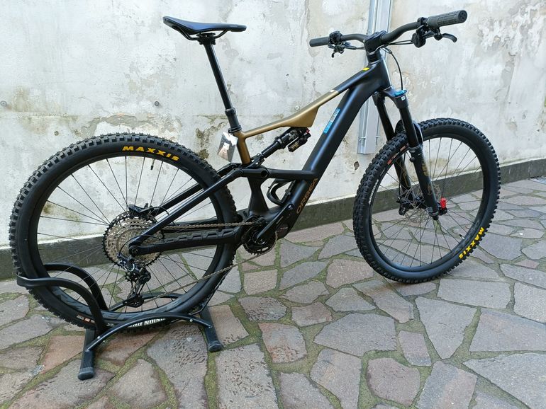 Orbea Rise Lt H10 2025 usata — vista laterale