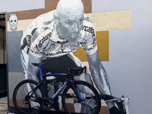 Pinarello Dogma F12 Rim 2022 usata — vista laterale