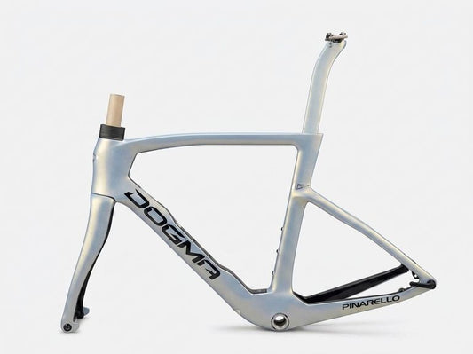 Pinarello Dogma F Dura Ace Di2 2025 usata — vista laterale