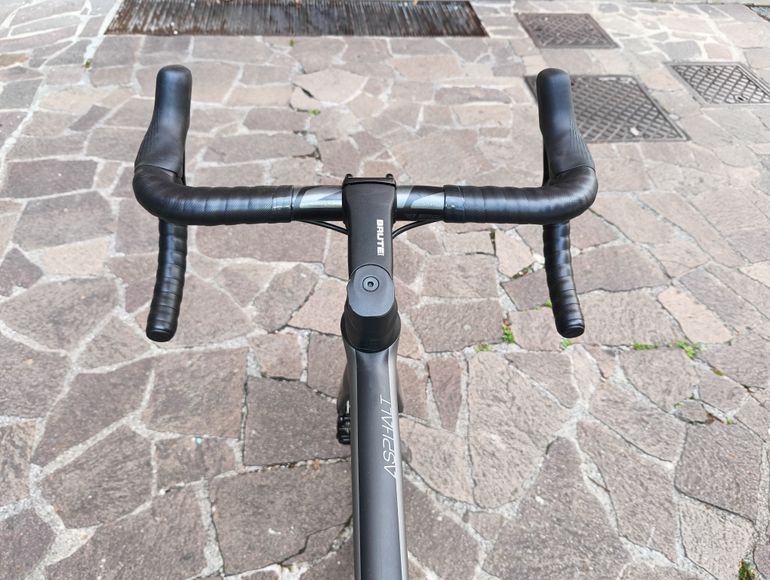 Sunn Asphalt S1 — gruppo Shimano 105 Di2, taglia 56