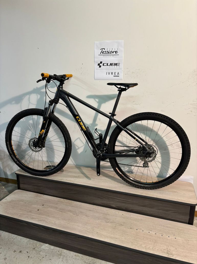Cube Aim Race — gruppo Shimano Acera, taglia M