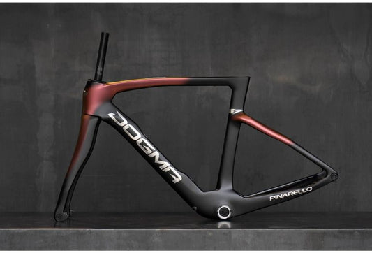 Pinarello Dogma F Rim 2024 usata — vista laterale