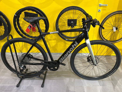 Bianchi E-Impulso Tourer 2023 usata — vista laterale