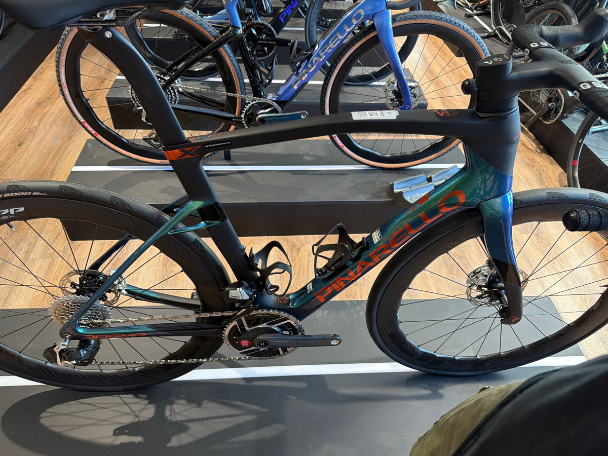 Pinarello Dogma 2027 usata — vista laterale