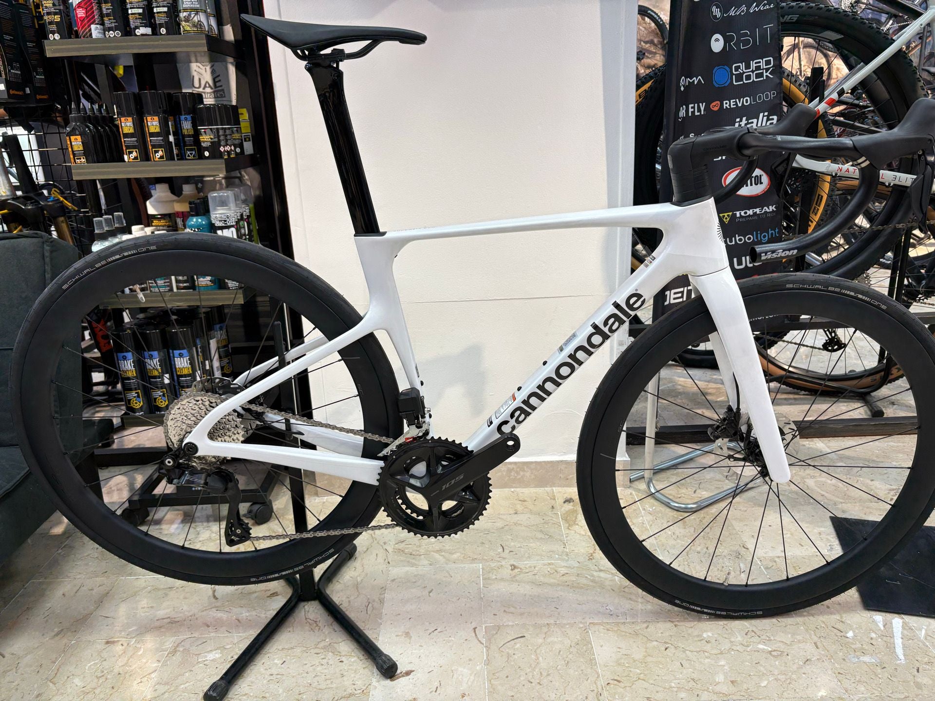 Cannondale Supersix Evo 5 2026 usata — vista laterale