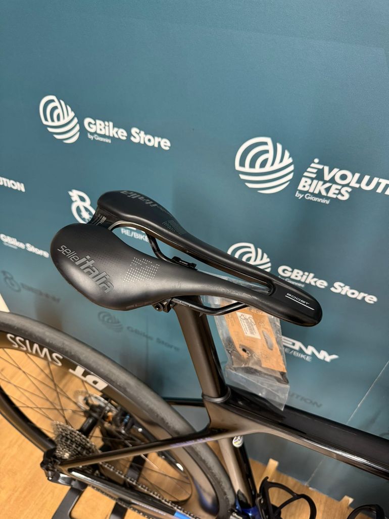 Canyon Ultimate Cf Sl 8 Aero 2023 usata — dettaglio