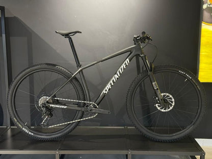 Specialized Epic Hardtail Comp 2026 usata — vista laterale