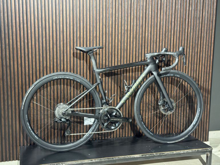 Specialized Tarmac Sl8 2024 usata — vista laterale