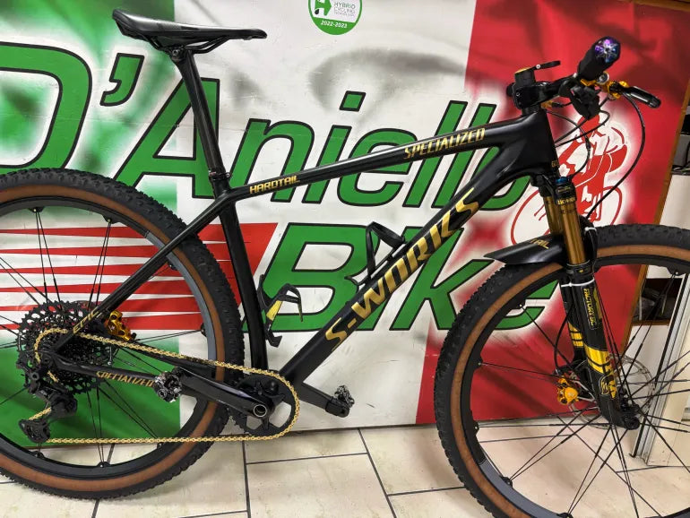 Specialized Epic Hardtail Expert 2023 usata — vista laterale