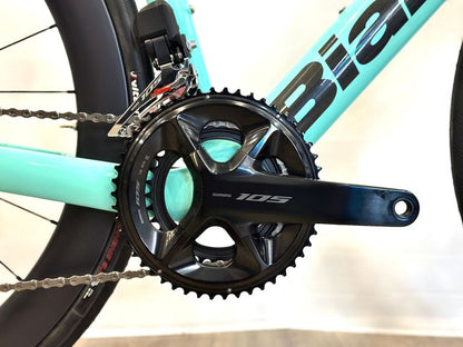Bianchi Oltre Race — gruppo Shimano 105 Di2, taglia 53