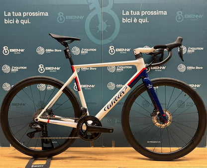 Wilier Triestina Verticale Slr 2025 usata — vista laterale