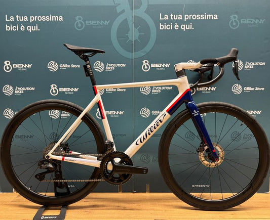 Wilier Triestina Verticale Slr 2025 usata — vista laterale