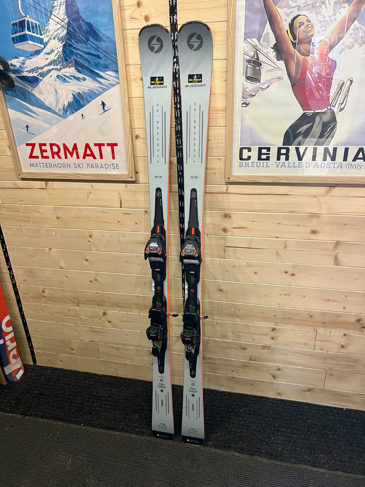 Blizzard Thunderbird R13 — raggio 13.5m, waist 70mm