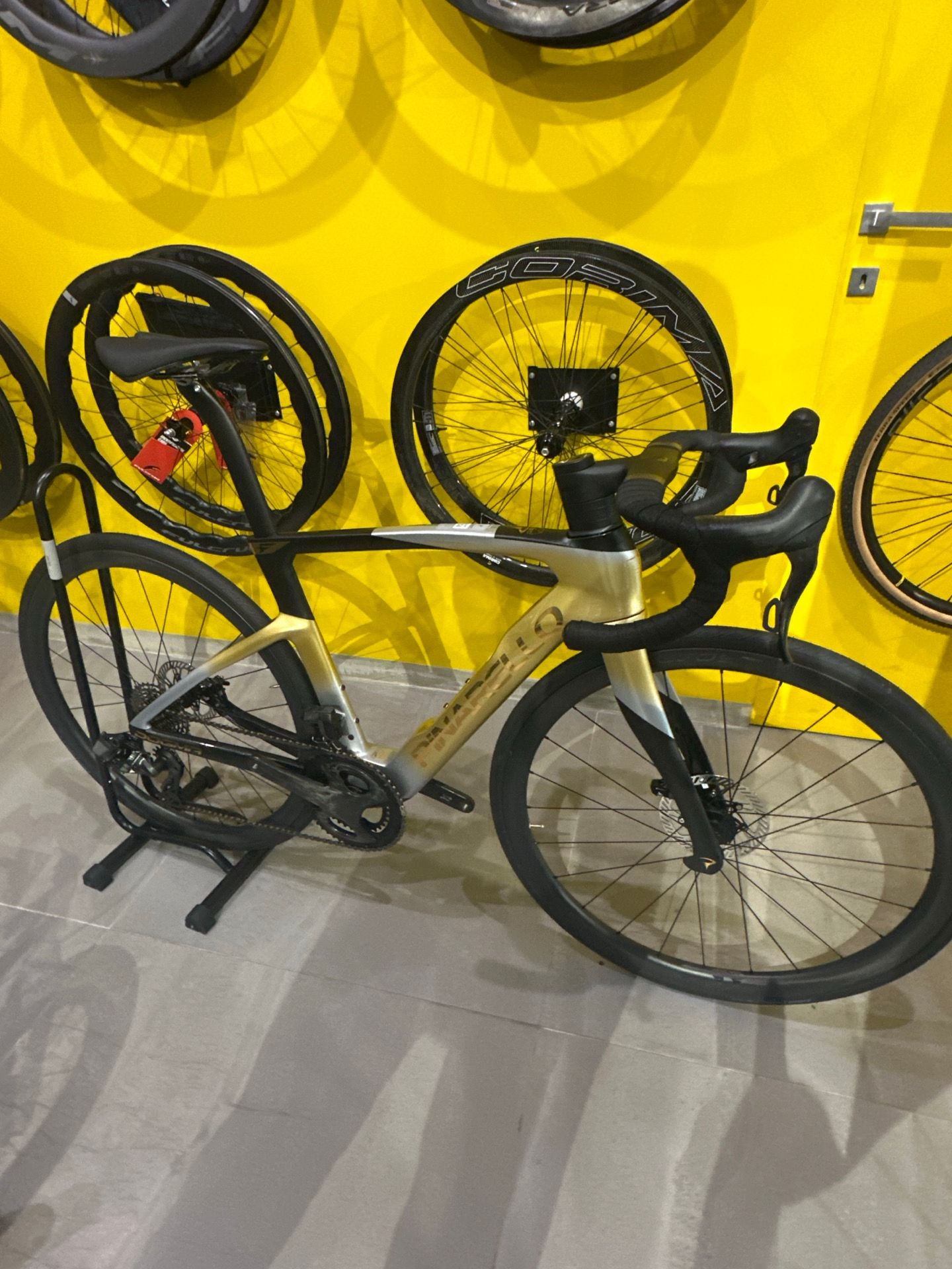 Pinarello Dogma 2027 usata — dettaglio